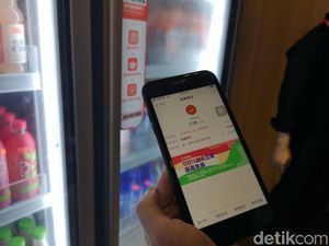 Jajan di Warung Digital, Semua Pakai Ponsel