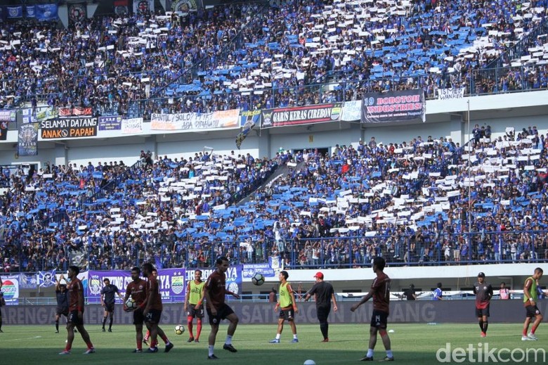 Laga Persib vs Persiwa Diminta Tak Digelar di Stadion GBLA Laga Persib vs Persiwa Diminta Tak Digelar di Stadion GBLA
