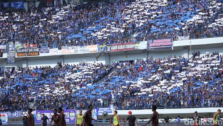 Suporter Bola Tewas Dikeroyok, Polisi Kritik Panpel Persib vs Persija Suporter Bola Tewas Dikeroyok, Polisi Kritik Panpel Persib vs Persija