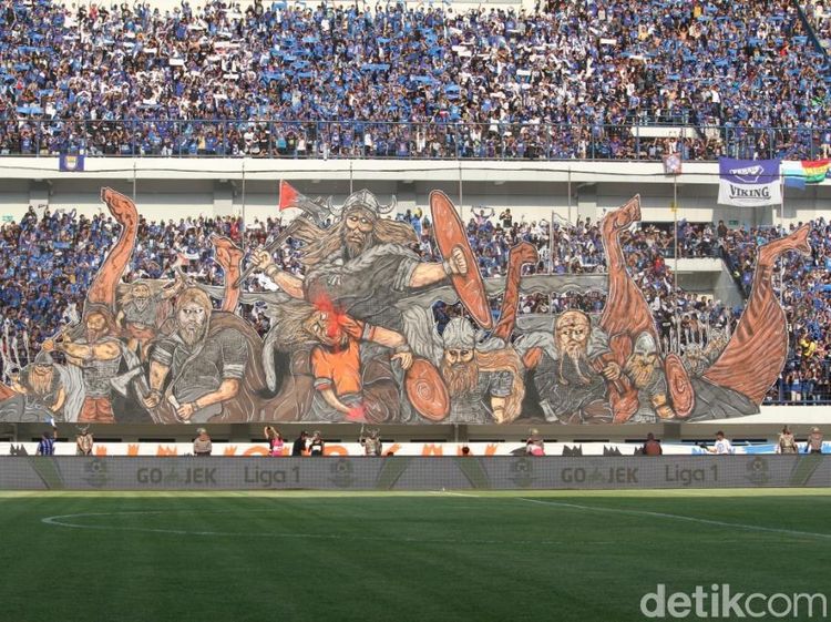 Kemeriahan Bobotoh di Stadion GBLA
