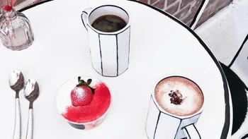 Tak hanya interior ruangannya saja, mulai dari piring, gelas hingga wastafel semua didesain seperti gambar kartun. (Foto: Bored Panda)