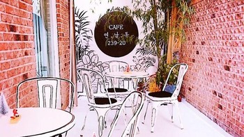 Bahkan artis-artis Korea pun pernah makan di sini. (Foto: Bored Panda)