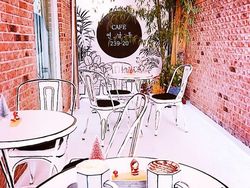 Kafe Ini Instagrammable Banget, Serasa Masuk Dunia Kartun