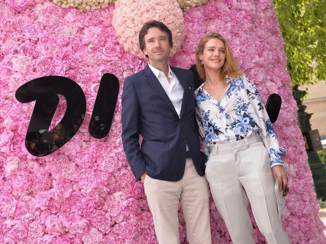 Natalia Vodianova benar-benar bak Cinderella karena dia juga berhati mulia. Memiliki begitu banyak harta, Natalia tidak mau menikmatinya sendirian. Pada 2004, dia mendirikan Naked Heart Foundation, yayasan yang membantu mereka yang membutuhkan mulai dari orang-orang disabilitas hingga mereka yang hidup dalam kekurangan. (Foto: Getty Images, Dok. Vogue)