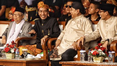 Semringahnya Jokowi dan Prabowo Bikin Hati Adem