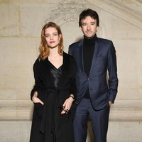 Nasib bak Cinderella terus dialami Natalia. Setelah bercerai dengan anak pengusaha properti Inggris, dia memikat anak dari orang terkaya keempat dunia Bernard Arnault, Antoine Arnault. Dalam dunia fashion, nama Bernard Arnault begitu populer karena dia adalah pendiri dari LVMH, perusahaan yang menaungi sejumlah merek fashion high end ternama seperti Louis Vuitton dan Gucci. (Foto: Getty Images, Dok. Vogue)