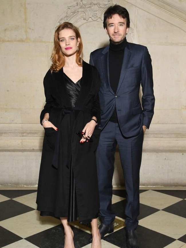 Nasib bak Cinderella terus dialami Natalia. Setelah bercerai dengan anak pengusaha properti Inggris, dia memikat anak dari orang terkaya keempat dunia Bernard Arnault, Antoine Arnault. Dalam dunia fashion, nama Bernard Arnault begitu populer karena dia adalah pendiri dari LVMH, perusahaan yang menaungi sejumlah merek fashion high end ternama seperti Louis Vuitton dan Gucci. (Foto: Getty Images, Dok. Vogue)