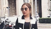 Prilly Latuconsina malah membeli makanan cepat saji. Foto: Instagram Prilly Latuconsina