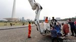 Serunya Naik Bronto Skylift di Monas