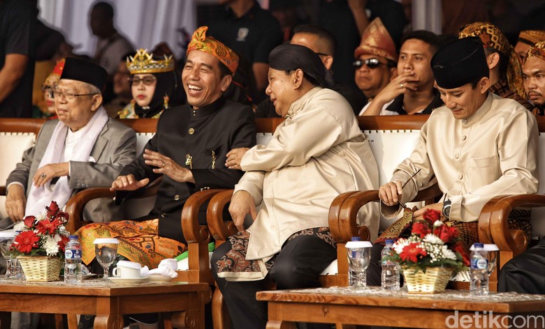 Angin Positif untuk Jokowi dari Hoax Ratna Sarumpaet Angin Positif untuk Jokowi dari Hoax Ratna Sarumpaet