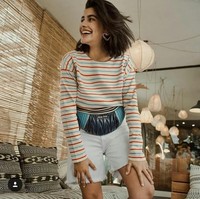 Ada sesuatu yang membuat menarik ketika berhubungan dengan fashion. Fashion tidak didefinisikan dengan harga sebuah barang, ungkap cewek Dubai itu kepada Vogue. (Foto: Instagram/@desertmannequin)