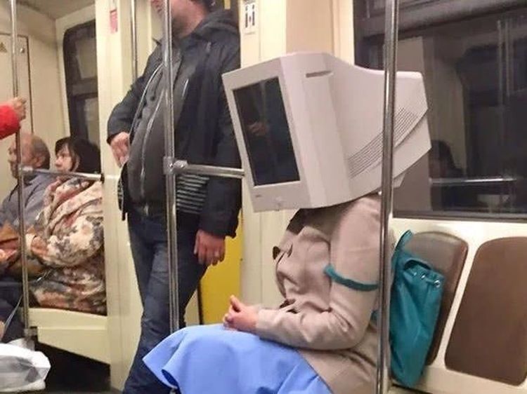 Potret Lucu Pengguna Kereta di Seluruh Dunia