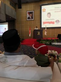 Prabowo bersama bocah yang memijatnya saat acara koalisi