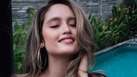 Kini, Cinta Laura sedang berada di Bali. Foto: Instagram Cinta Laura