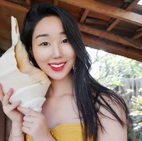Yang terakhir ada Hari Jisun yang sukses berkarir sebagai vlogger di Indonesia. Konten-konten yang dibuatnya sendiri sangat berkaitan dengan Indonesia, mulai dari makanan sampai budayanya. Foto: (harijisun/Instagram)
