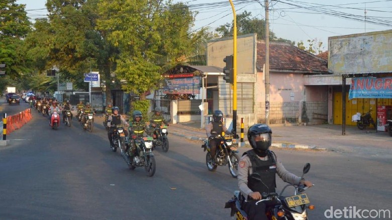 Ini Cara Polisi Lakukan Pengamanan Suran Agung di Ponorogo Ini Cara Polisi Lakukan Pengamanan Suran Agung di Ponorogo
