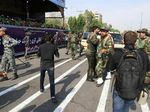 Suasana Mencekam Saat Gerombolan Tentara Iran Diserang