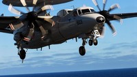 E-2D Advanced Hawkeye ini harganya US$ 232 juta (Rp 3,3 triliun), dilengkapi dengan radar kelas atas dan peralatan komunikasi, serta merupakan peningkatan dari pendahulunya, E-2C Hawkeye. Istimewa/financesonline.