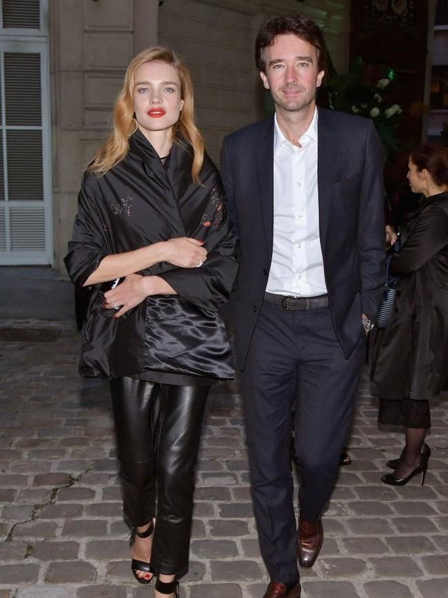 Salah satu yang digagas Natalia Vodianova melalui yayasannya Naked Heart Foundation adalah menyediakan taman bermain untuk anak-anak. Wanita yang beberapakali masuk dalam daftar model dengan pendapatan tertinggi di dunia majalah Forbes ini sudah membangun lebih dari 175 taman di 130 kota di Rusia, negara asalnya yang dulu pernah menjadi tempat hidupnya saat miskin. (Foto: Getty Images, Dok. Vogue)