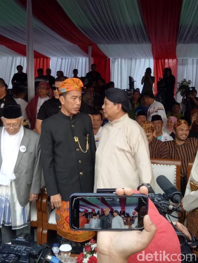 Jokowi Vs Prabowo di Pengikut UAS sampai Habib Rizieq Jokowi Vs Prabowo di Pengikut UAS sampai Habib Rizieq