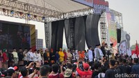 Isi deklarasi: Satu, mewujudkan Pemilu yang langsung, umum bebas, rahasia, jujur dan adil. Dua, melaksanakan kampanye pemilu yang aman tertib, damai, berintegritas, tanpa hoax, politisasi SARA, dan politik uang. Tiga, melaksanakan kampanye berdasarkan peraturan perundang-undangan yang berlaku. Foto: Jordan
