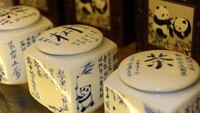 Harga Panda Dung Tea US$ 70 ribu (Rp 1 miliar) per kilo, terbuat dari kotoran beruang panda yang diberi makan daun teh dan bambu liar. Dikatakan teh kotoran panda kaya nutrisi. Istimewa/financesonline.com