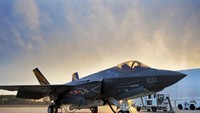 F-35 Lightning II ini diberi harga US$ 122 juta (Rp 1,8 triliun). Program pengembangannya sendiri menelan biaya total US$ 345 miliar. Istimewa/financesonline.