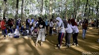 Minggon Jatinan akan ramai di akhir pekan. Traveler yang datang berombongan bisa pilih mainan bahkan bikin lomba sendiri. (Robby Bernardi/detikTravel)