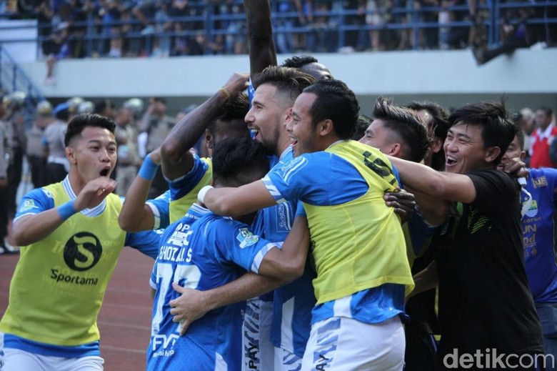 Permata Bank Gaet Persib Kampanyekan Perencanaan Keuangan Permata Bank Gaet Persib Kampanyekan Perencanaan Keuangan