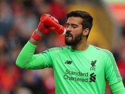 Setelah tak mencatat clean sheet dalam tiga laga terakhirnya di seluruh kompetisi, Alisson Becker kembali menjaga kesucian gawangnya di laga kontra Southampton ini. (Lee Smith/REUTERS)