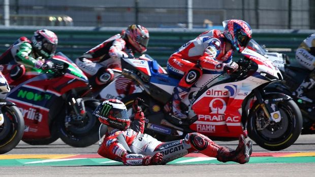 Jorge Lorenzo belum pulih dari cedera kaki kanan usai kecelakaan di MotoGP Aragon.