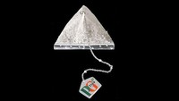 Harga PG Tips Diamond Tea Bag US$ 15 ribu (Rp 217,5 juta) per kantong teh. Yang membuat produk ini istimewa adalah kemasannya dibuat dengan 280 buah berlian. Istimewa/financesonline.com