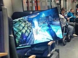 Potret Lucu Pengguna Kereta di Seluruh Dunia