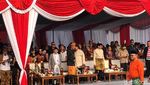 Foto: Jokowi-Prabowo Ngobrol Akrab di Kampanye Damai