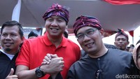 Maruarar mengaku sengaja mengajak Emil ke deklarasi tersebut sebagai salah satu tokoh yang berpengaruh di Jabar. 