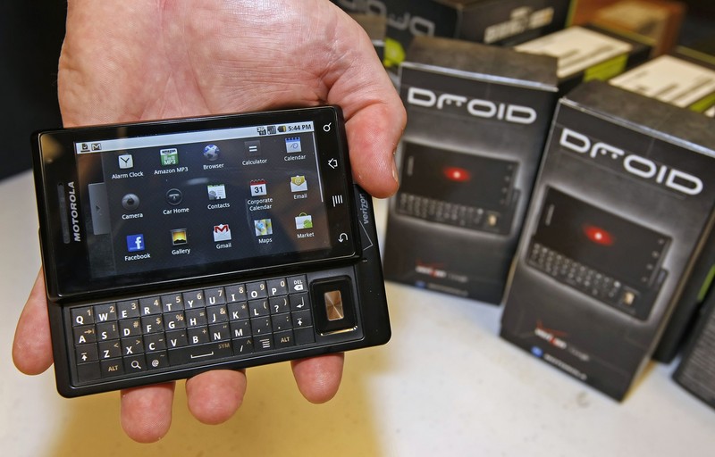 OREM, UT -  NOVEMBER 5: Motorola's new Droid smart phone sold through Verizon is shown here after it was unboxed at the verizon store November 5, 2009 in Orem, Utah. The Google powered Droid is being released by Verizon November 6, 2009. (Photo by George Frey/Getty Images)