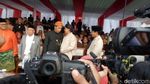 Foto: Jokowi-Prabowo Ngobrol Akrab di Kampanye Damai