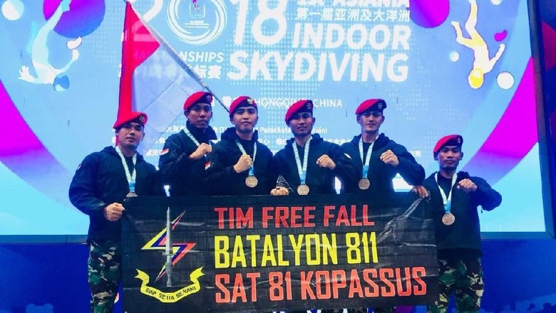 Kopassus Raih Posisi Ketiga di Ajang Skydiving Internasional Kopassus Raih Posisi Ketiga di Ajang Skydiving Internasional