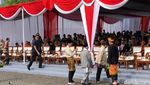 Potret Gandengan Tangan Jokowi-Prabowo di Kampanye Damai
