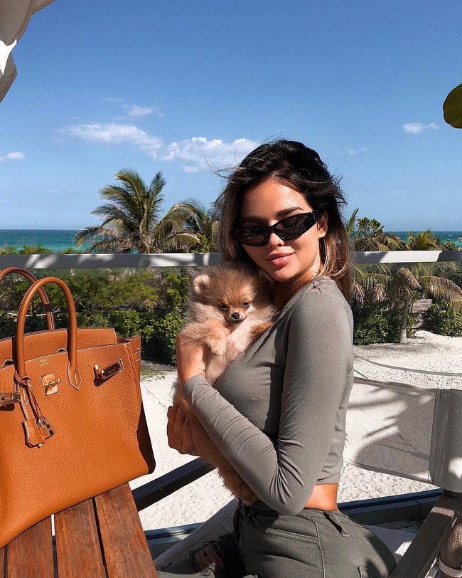 Pihak situs Tecrussia mempertanyakan dan meragukan tentang lekuk tubuh Anastasiya yang disebutnya alami Foto: Instagram