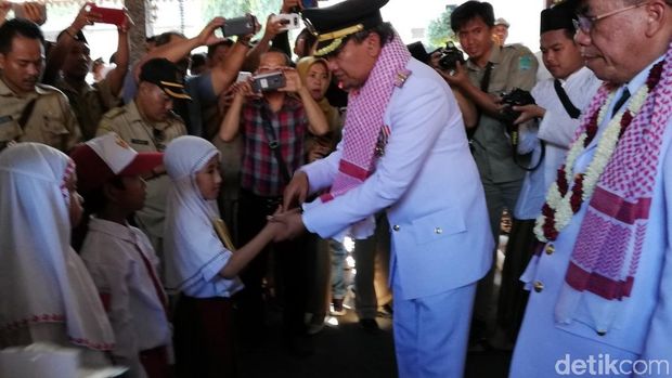 Bupati Pasuruan santuni anak yatim/