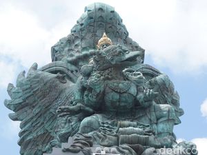 Foto: Megahnya Patung Garuda Wisnu Kencana