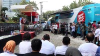 Wakil Ketua KPK Alexander Marwata memberikan sambutan sebelum melepas keberangkatan bus tersebut.