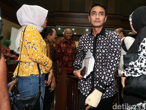 Anggota DPRD Ini Bantah Ancam Absen Bila Tak Ada Uang dari Zumi Zola
