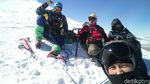 Foto: 2 Mahasiswa Indonesia di Puncak Tertinggi Mongolia
