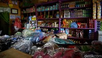 Penampakan toko milik Syukur.