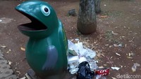 Tong sampah banyak membludak di beberapa sudut (Shinta/detikTravel)