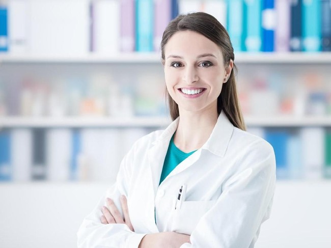 Sementara wanita di urutan lima, diisi profesi apoteker. Foto: dok. IStock