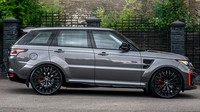 Kali ini Project Kahn kembali membuktikan kepiawaian dirinya dengan mengubah tampilan Range Rover 5.0 V8 Sport SVR Pace Car. Foto: dok. Project Kahn