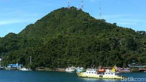 Geliat Aktivitas di Teluk Jayapura